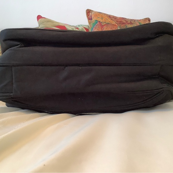 Black Canvas Picnic Bag - Picture 5 of 6